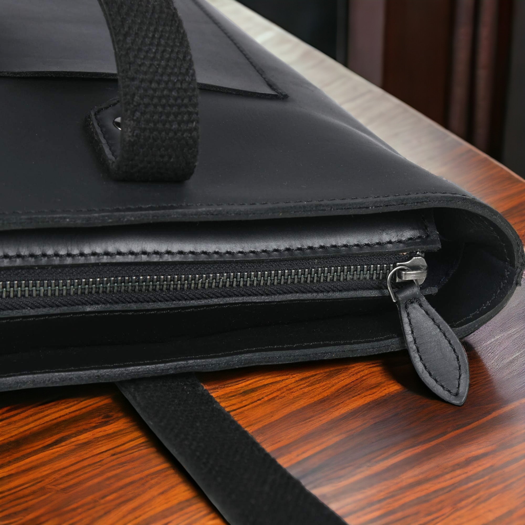 Classic Black Leather Tote Bag - Www.Shopthatapp.ca