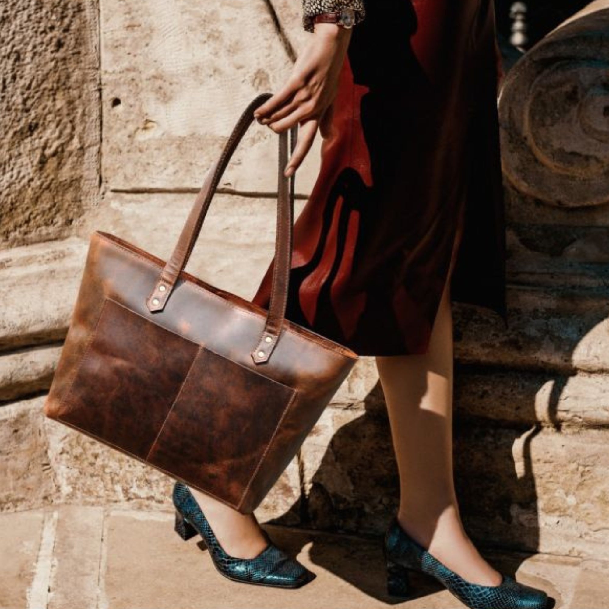 Classic Brown Leather Tote Bag - Www.Shopthatapp.ca
