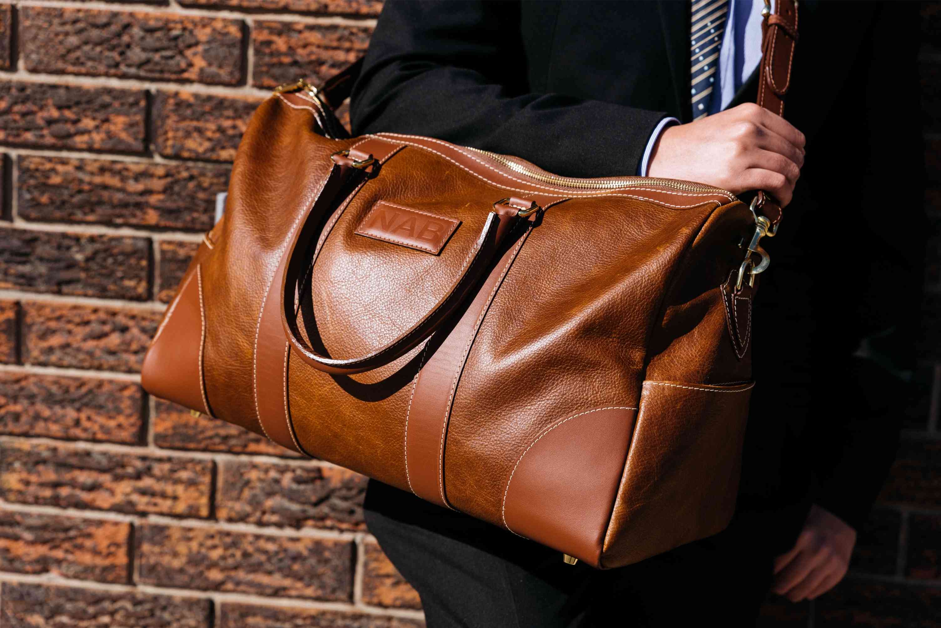 The Shield Duffle- Black Full-Grain Leather Duffle Bag Made in Canada - Www.Shopthatapp.ca