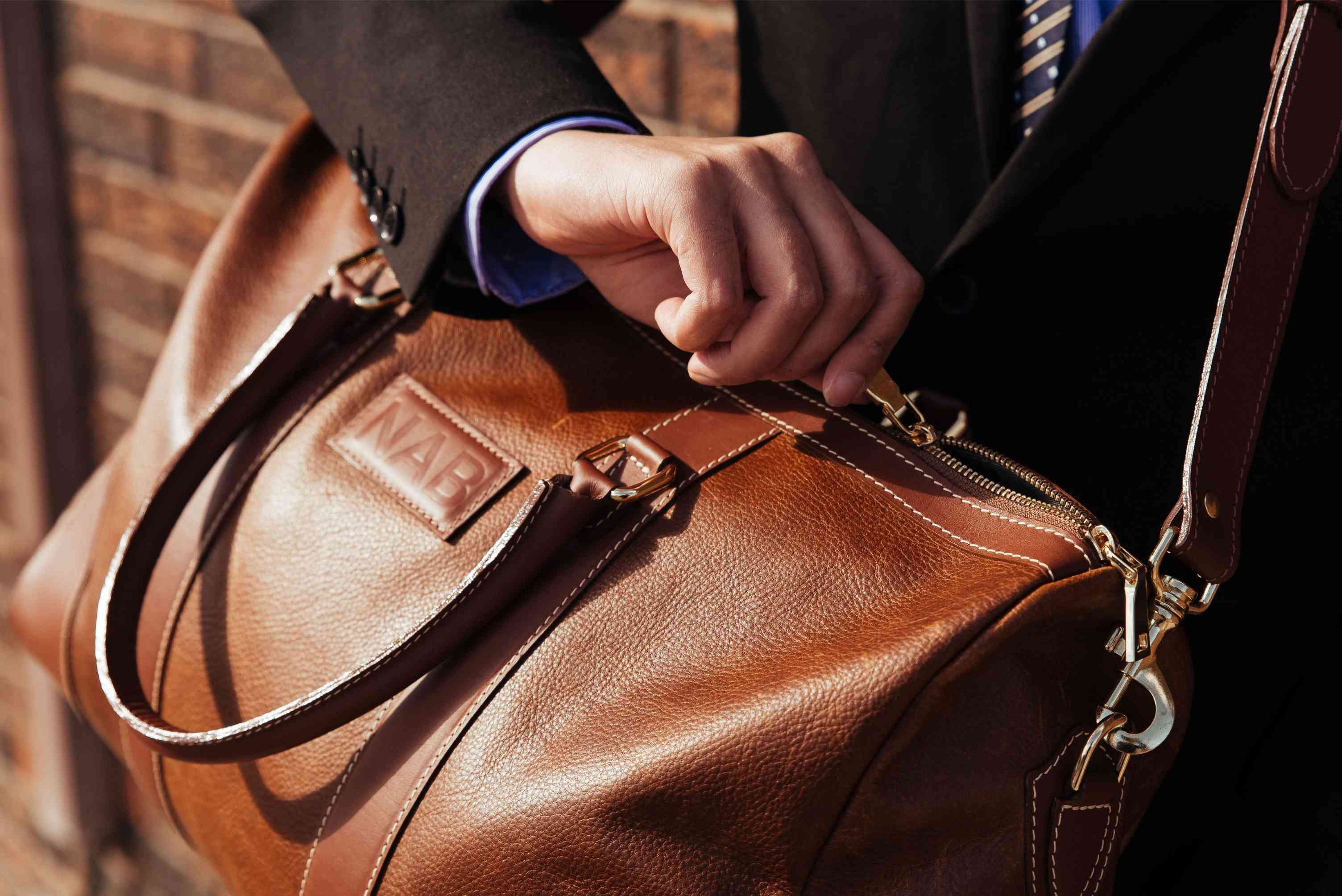 The Shield Duffle- Cognac Full-Grain Leather Duffle Bag Made in Canada - Www.Shopthatapp.ca