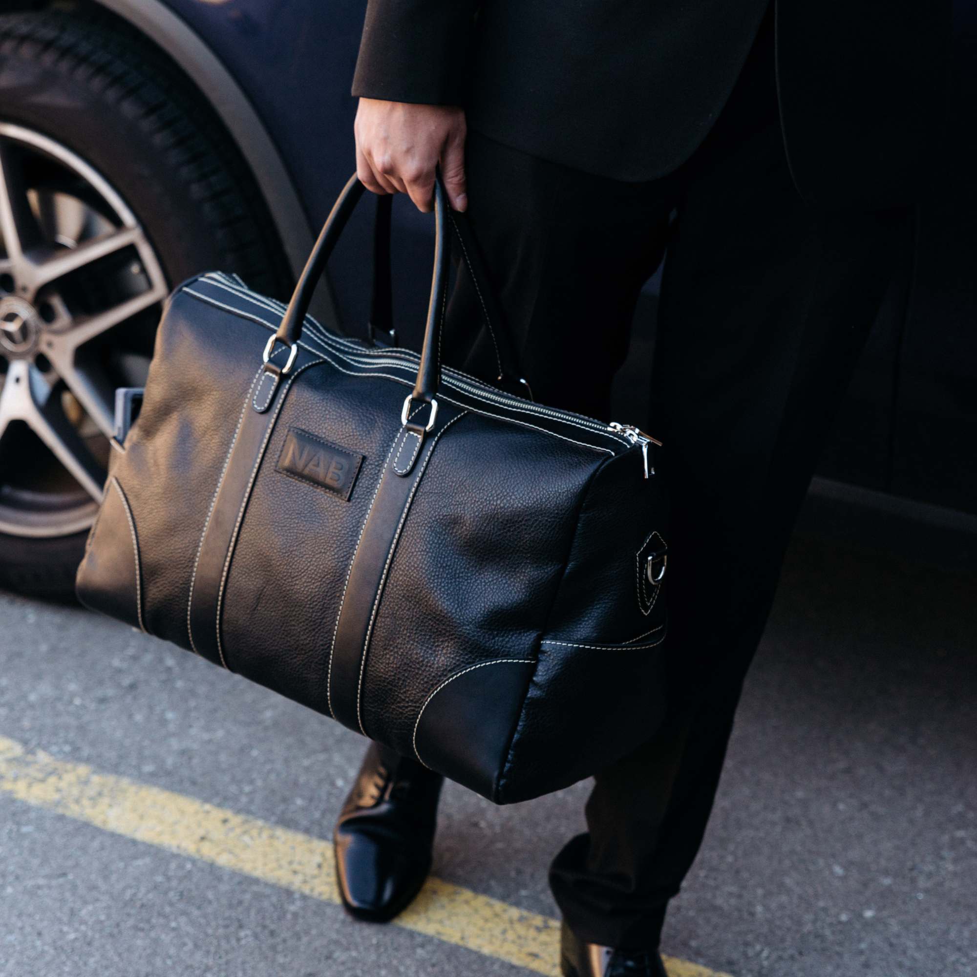 The Shield Duffle- Cognac Full-Grain Leather Duffle Bag Made in Canada - Www.Shopthatapp.ca