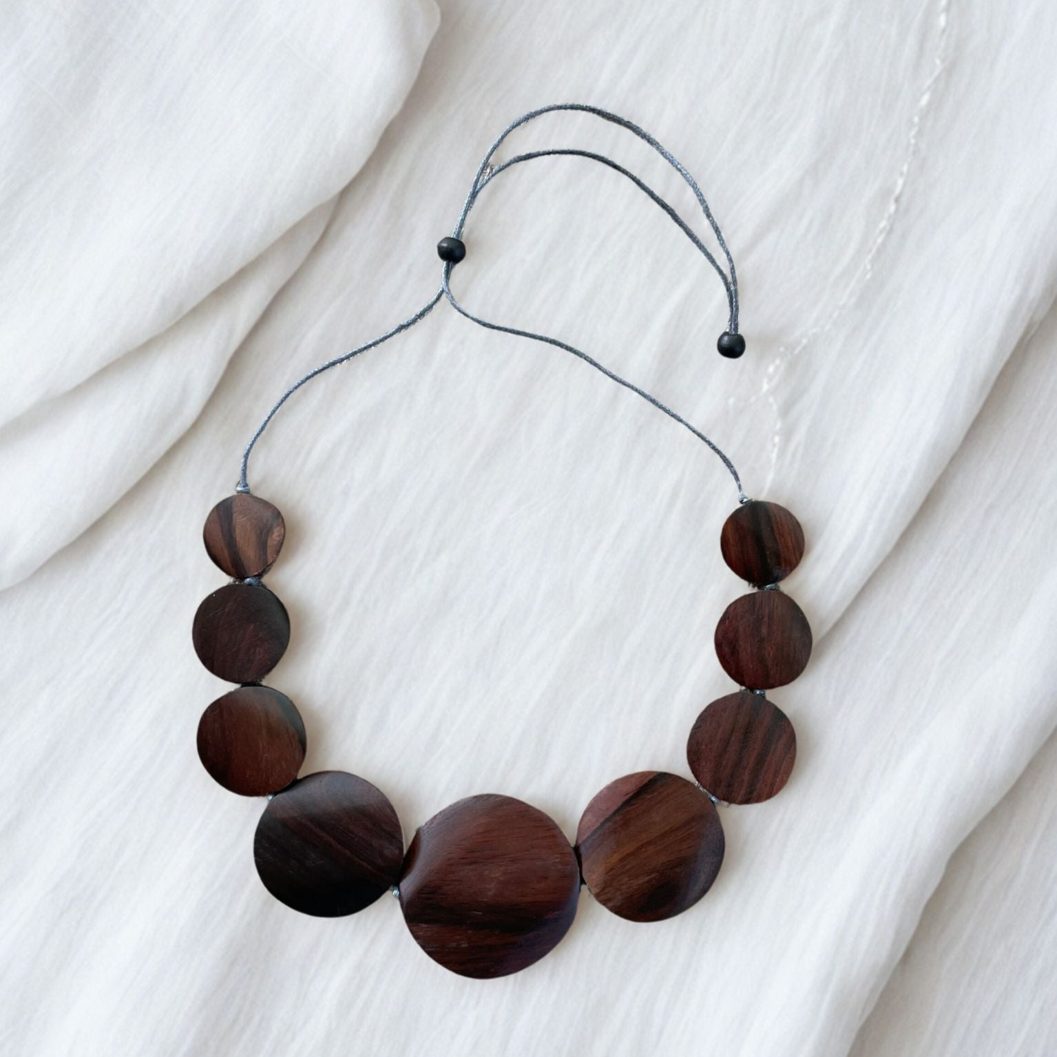 Wooden Graduated Necklace - Natural Wood Stylish Accessory - Shopthatapp.ca