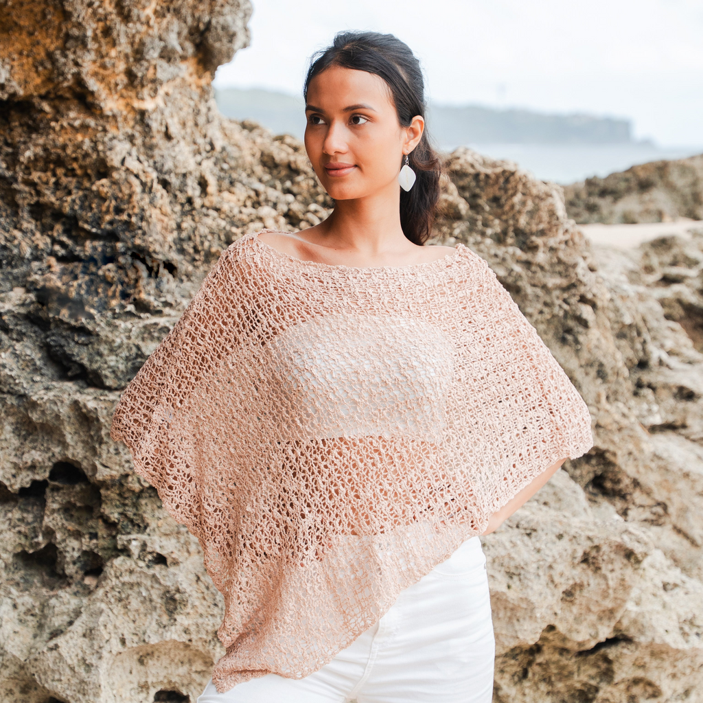 Short Popcorn Knit Poncho Taupe - Cozy and Stylish Layering Piece - Shopthatapp.ca