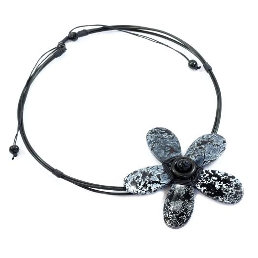Large Wooden Flower Necklace - Shopthatapp.ca