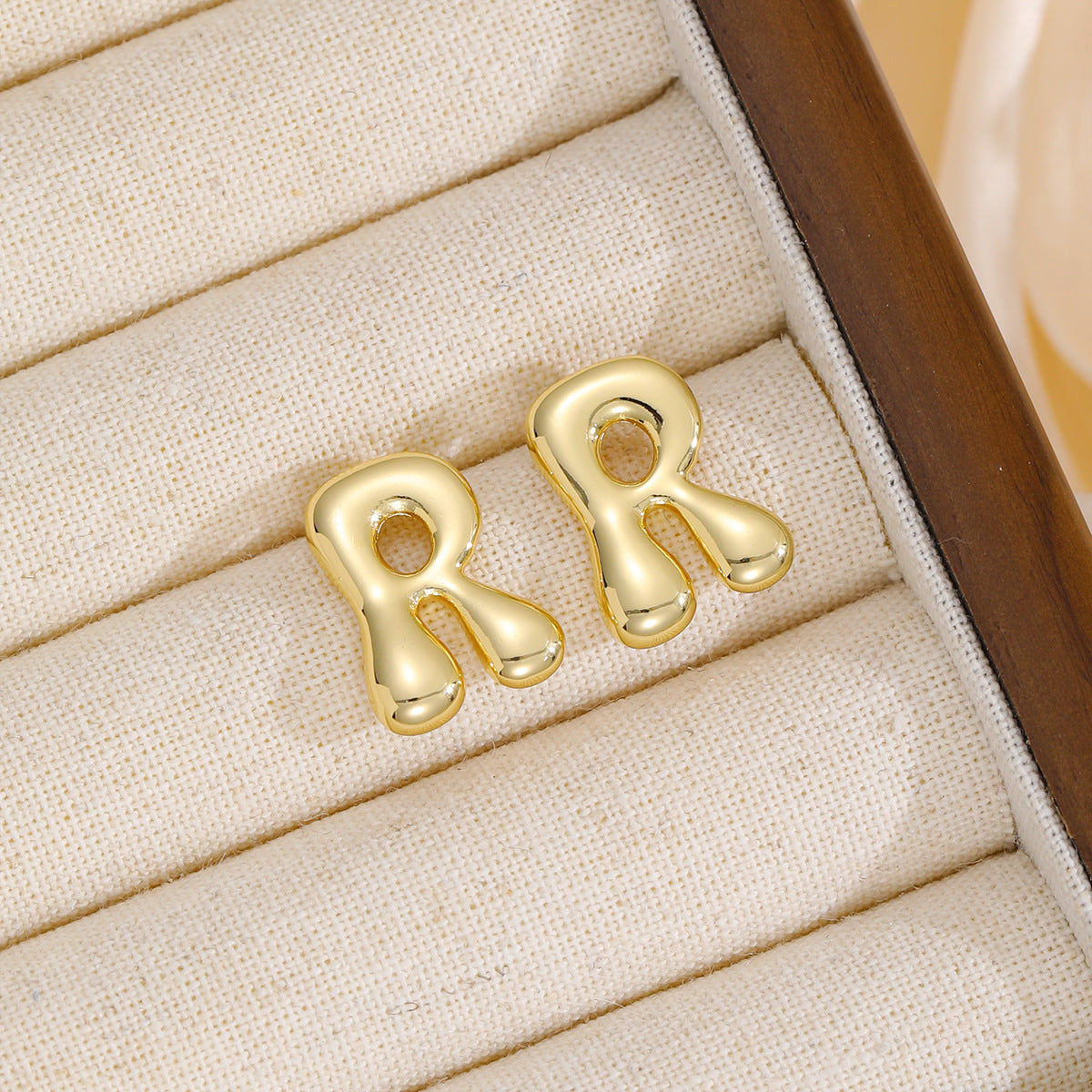 18K Gold Bubble Letter Earrings - Chic & Personalized Stud Style - Shopthatapp.ca