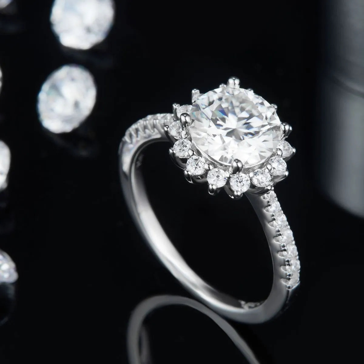 2 Carat Moissanite Silver Ring in 925 Sterling Silver - Shopthatapp.ca