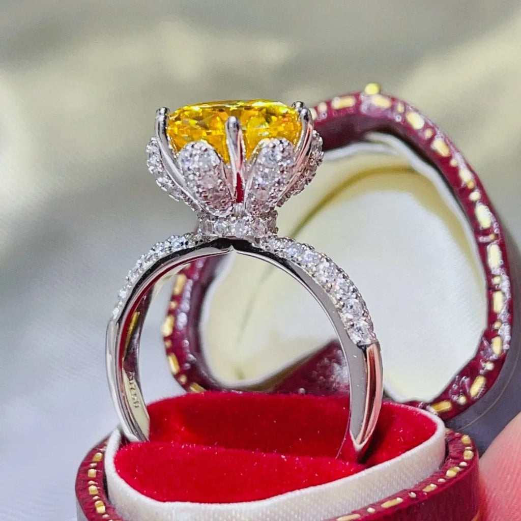 5 Carat Moissanite Ring in 925 Sterling Silver - Shopthatapp.ca