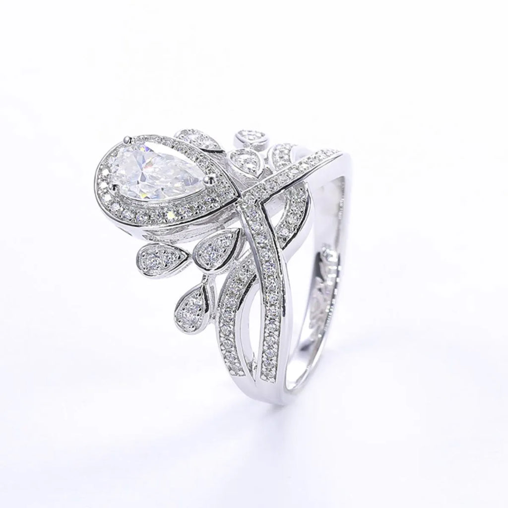 1 Carat Moissanite Ring in 925 Sterling Silver - Exquisite Brilliance and Elegance - Shopthatapp.ca