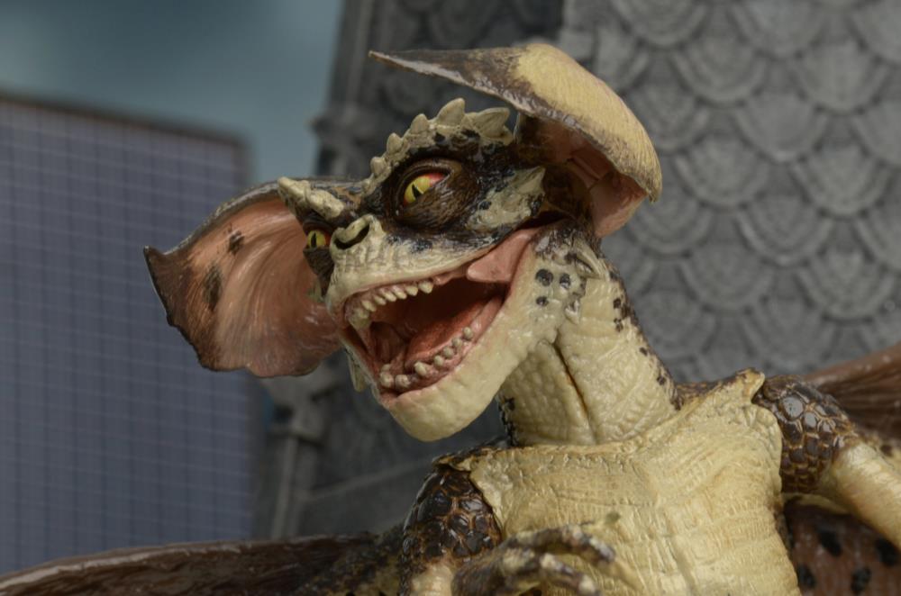 Gremlins 2 Bat Gremlin Deluxe Figure - Www.Shopthatapp.ca