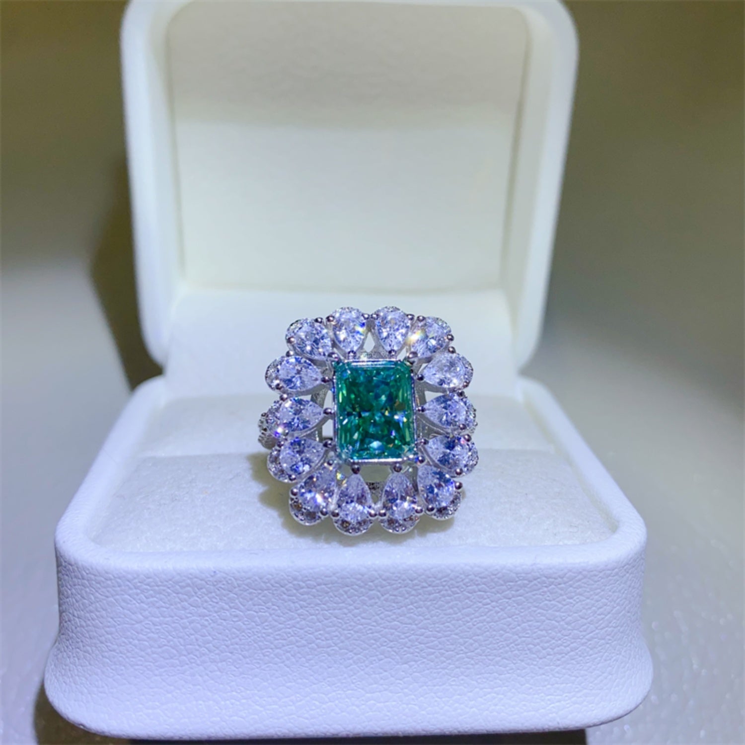 3 Carat Moissanite Ring in 925 Sterling Silver - Shopthatapp.ca