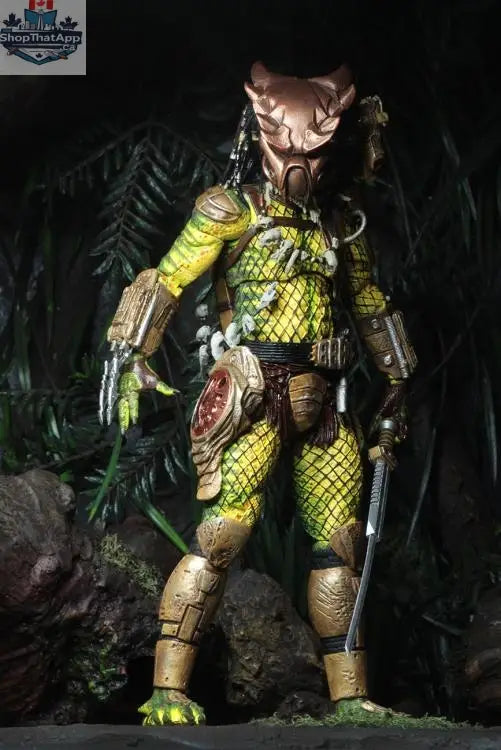 Toy Snowman Predator Ultimate Elder Elder Predator action figure with golden armor, detailed collectible toy in dynamic pose.