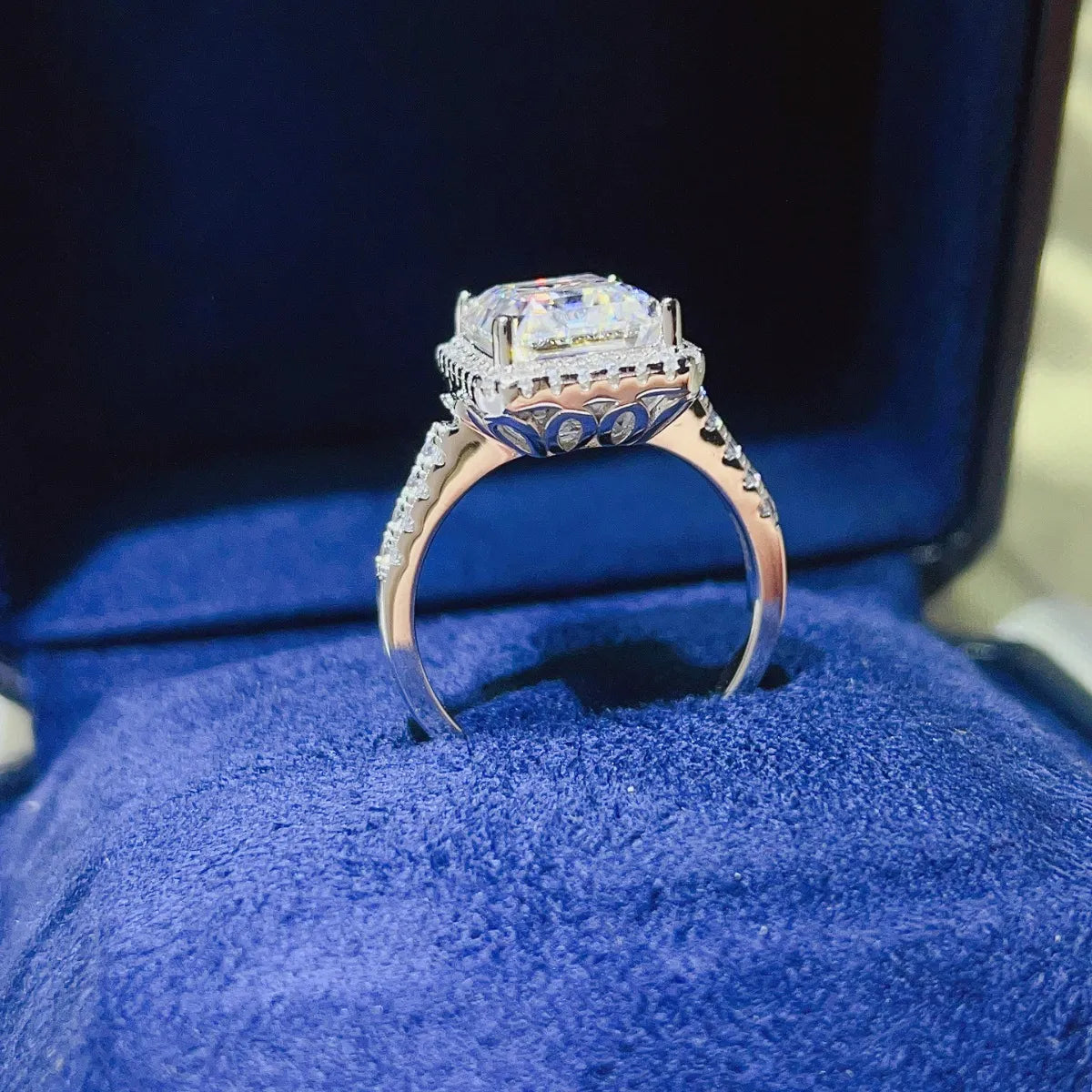 5 Carat Moissanite Silver Ring in 925 Sterling Silver - Shopthatapp.ca