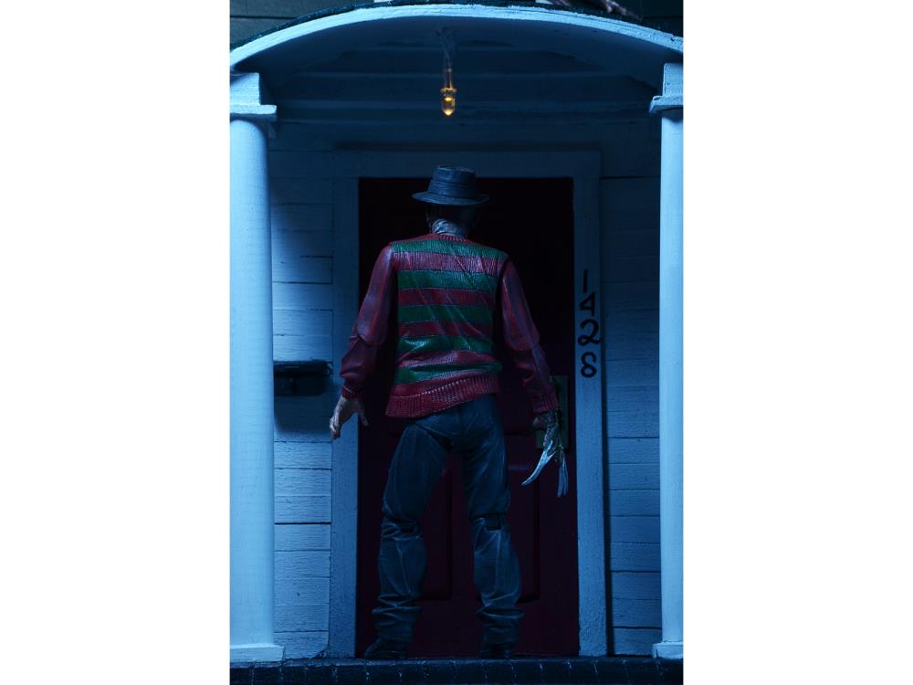 A Nightmare On Elm Street Ultimate Freddy Krueger - Www.Shopthatapp.ca