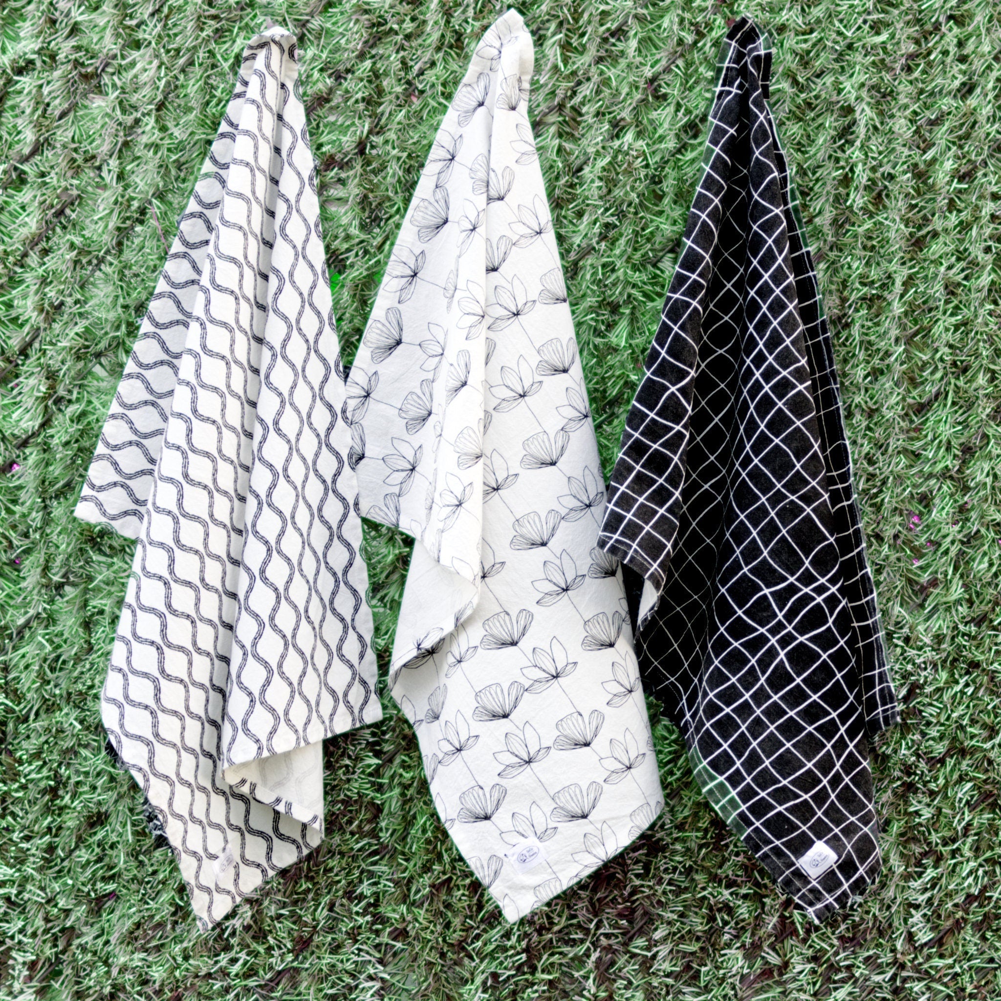 Crinkled Flour Sack Tea Towels - Shopthatapp.ca