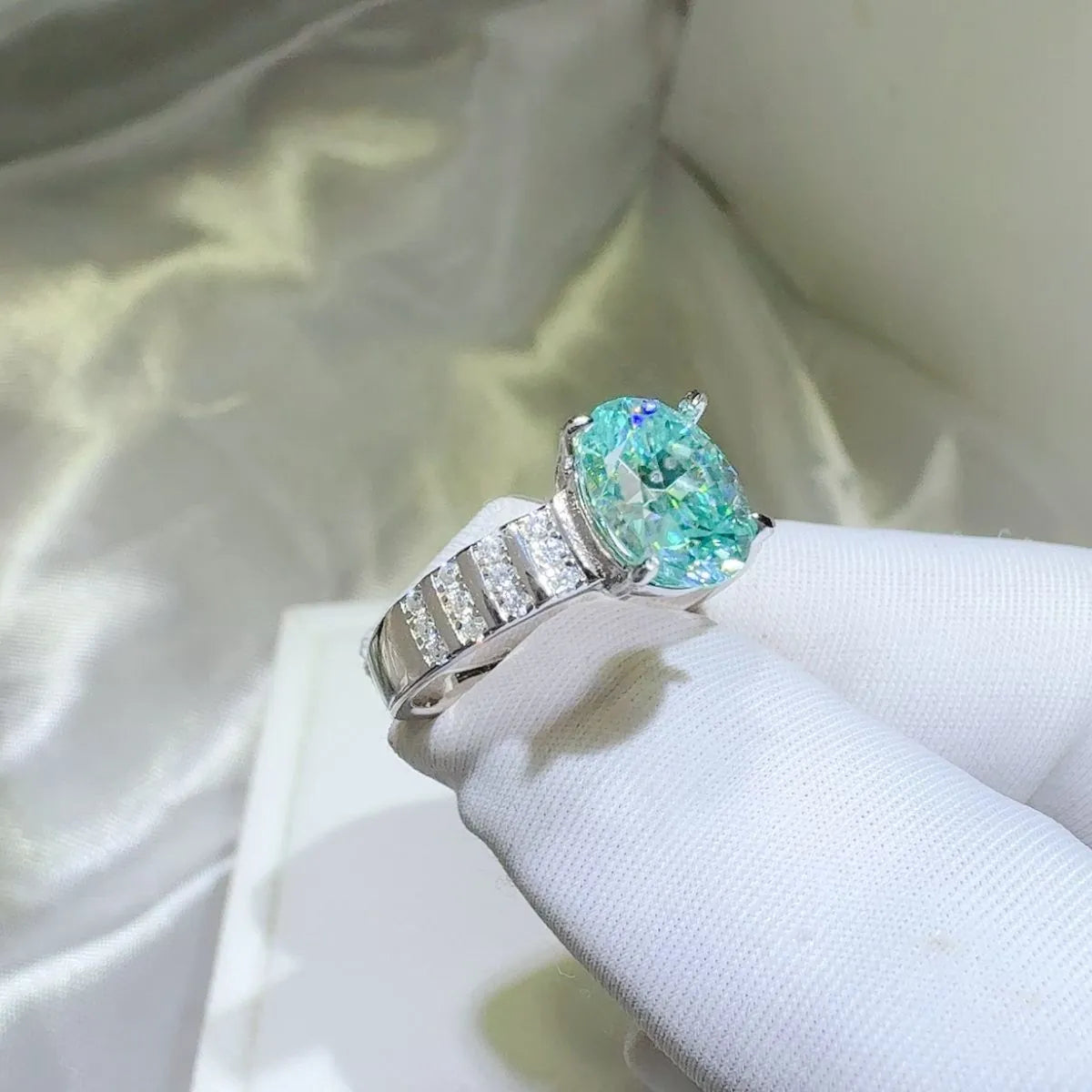 2 Carat Moissanite Ring in 925 Sterling Silver - Shopthatapp.ca
