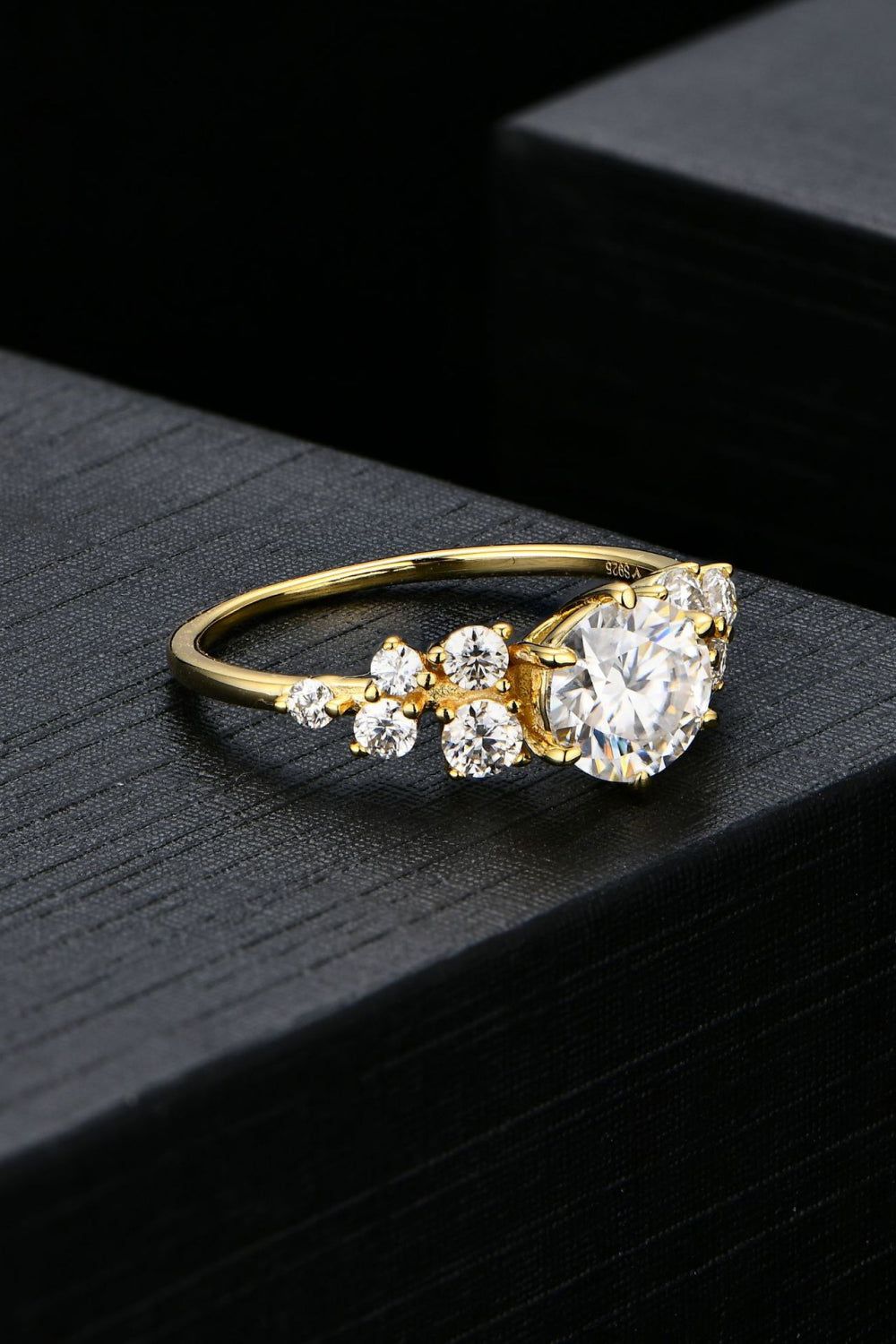 1 Carat Moissanite Silver Ring in 925 Sterling Silver - Shopthatapp.ca