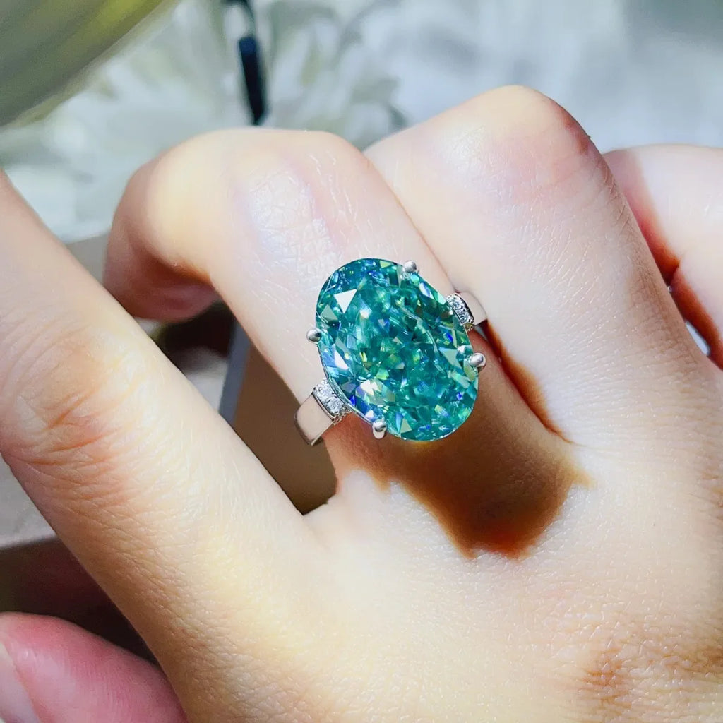 5 Carat Moissanite Ring in 925 Sterling Silver - Radiant Elegance - Shopthatapp.ca