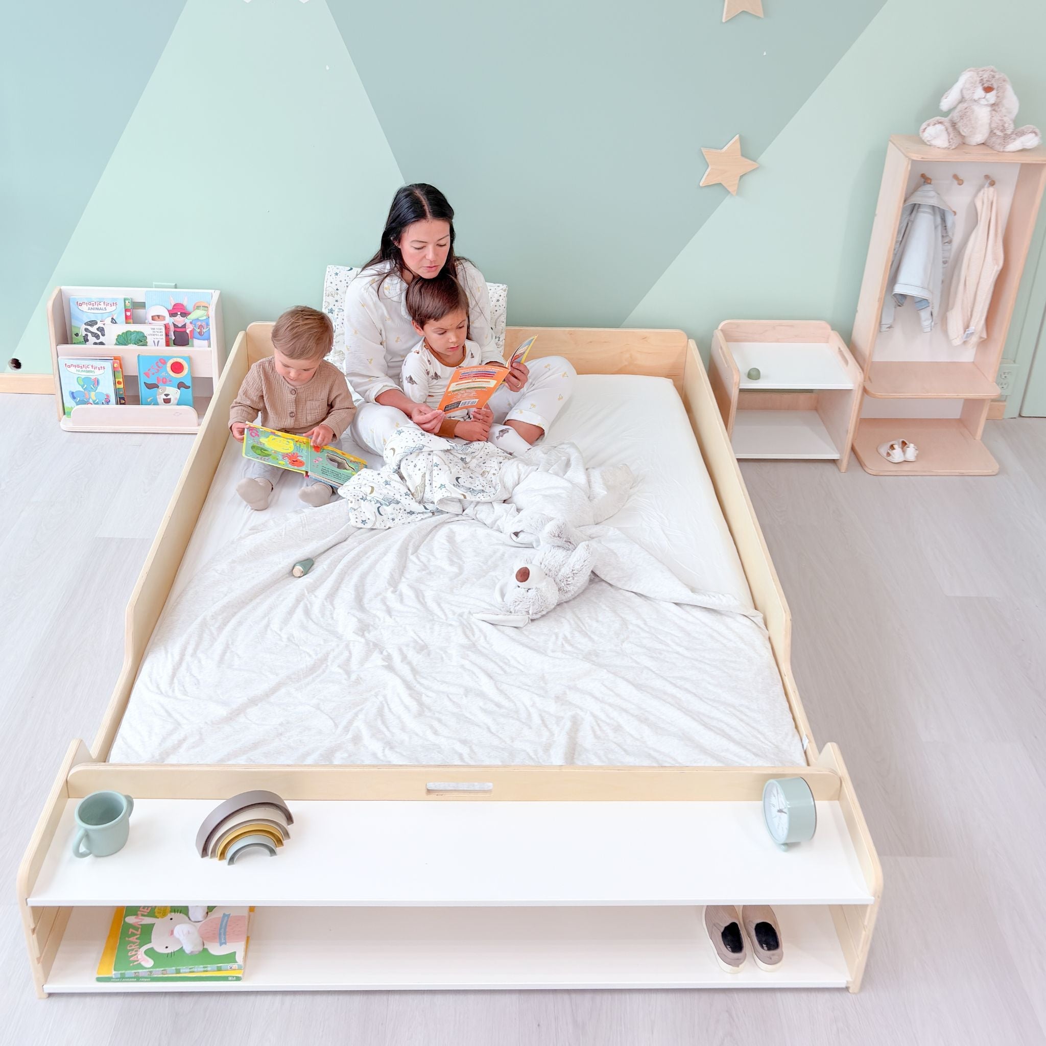 APPLE FULL Montessori Floor Bed with Shelves - Child-Friendly Design by - Shopthatapp.ca