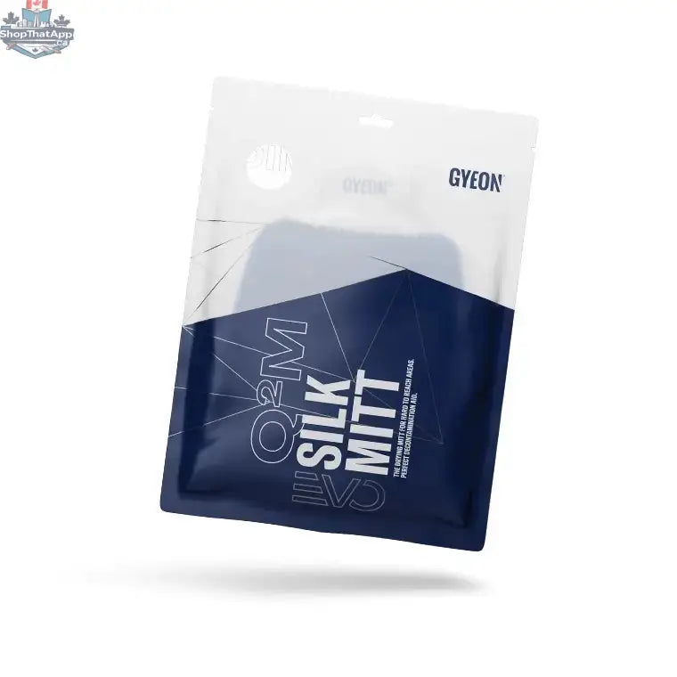 GYEON Q²M SilkMitt EVO car wash mitt with soft microfiber material, designed for gentle cleaning and effective dirt removal.