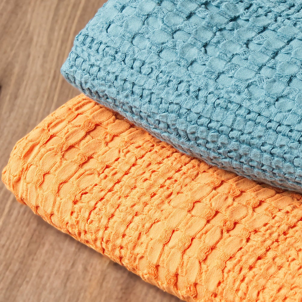 Double-Waffle Wearable Cotton Throw (2 Colors) - Shopthatapp.ca