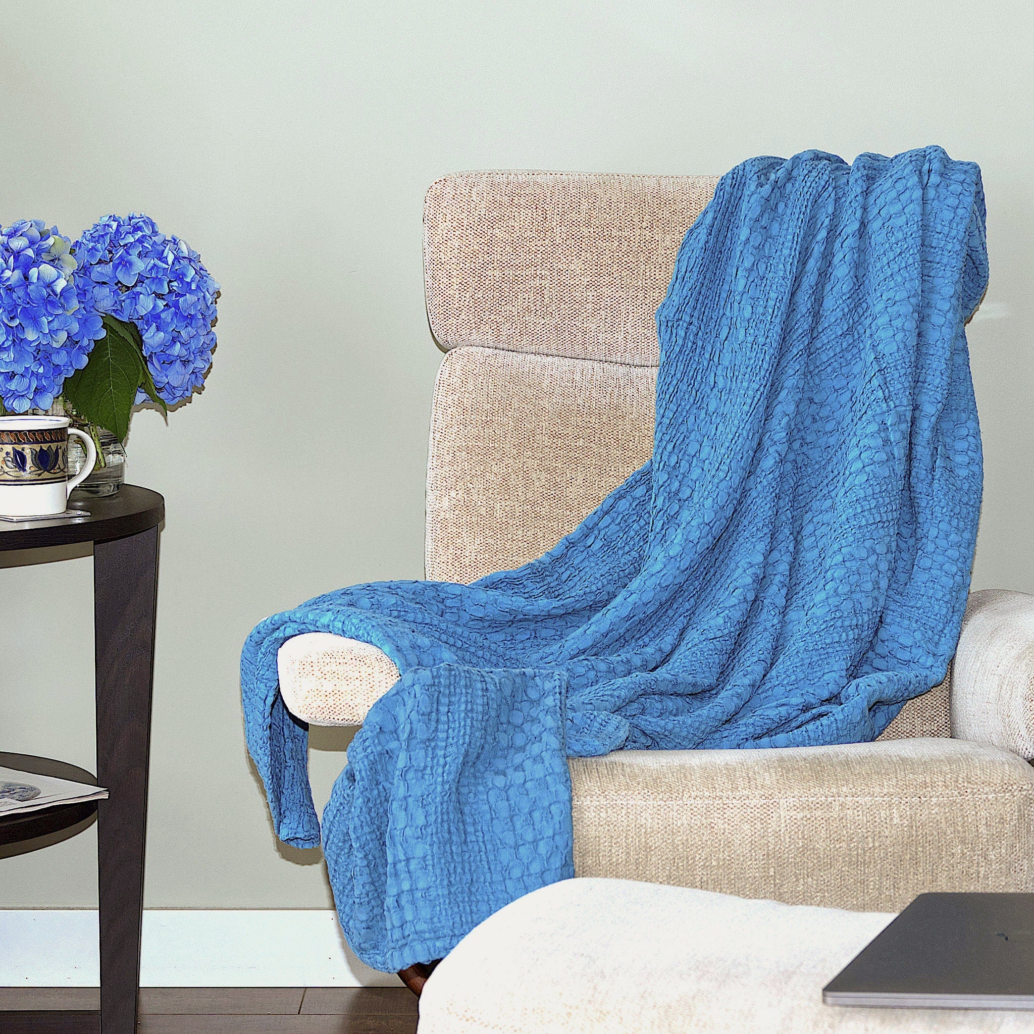 Double-Waffle Wearable Cotton Throw (2 Colors) - Shopthatapp.ca