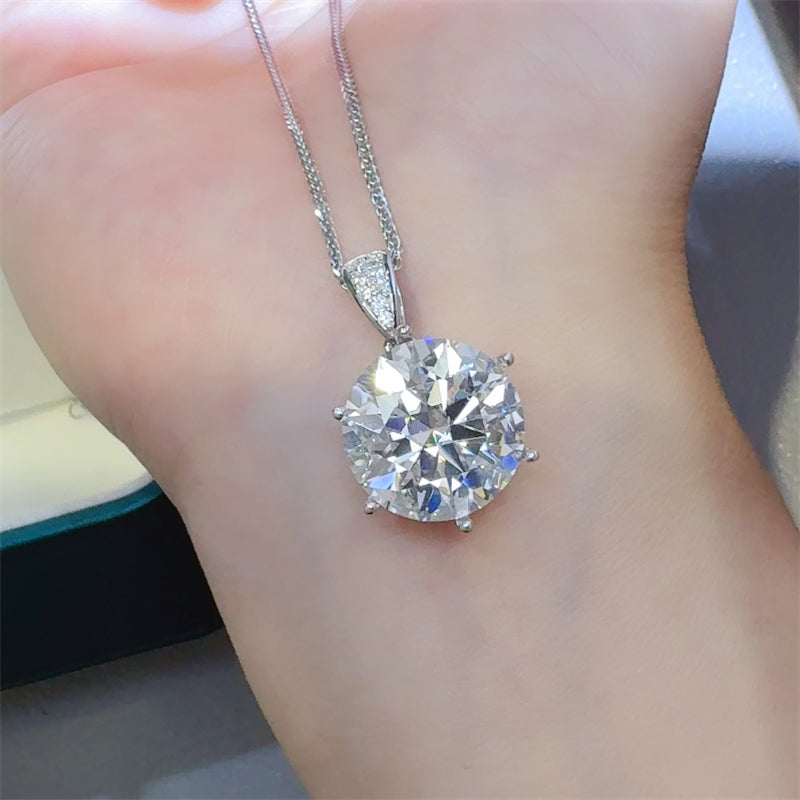 10 Carat Moissanite Necklace in 925 Sterling Silver Pendant Design - Shopthatapp.ca