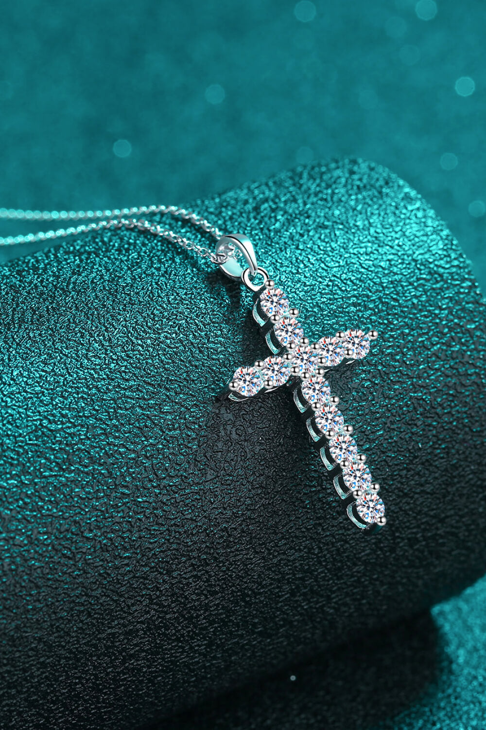 Adored 925 Sterling Silver Cross Necklace with Moissanite - Shopthatapp.ca
