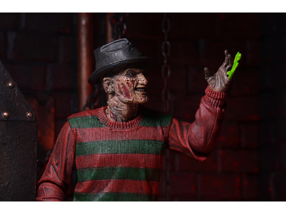 A Nightmare On Elm Street Ultimate Freddy Krueger - Www.Shopthatapp.ca