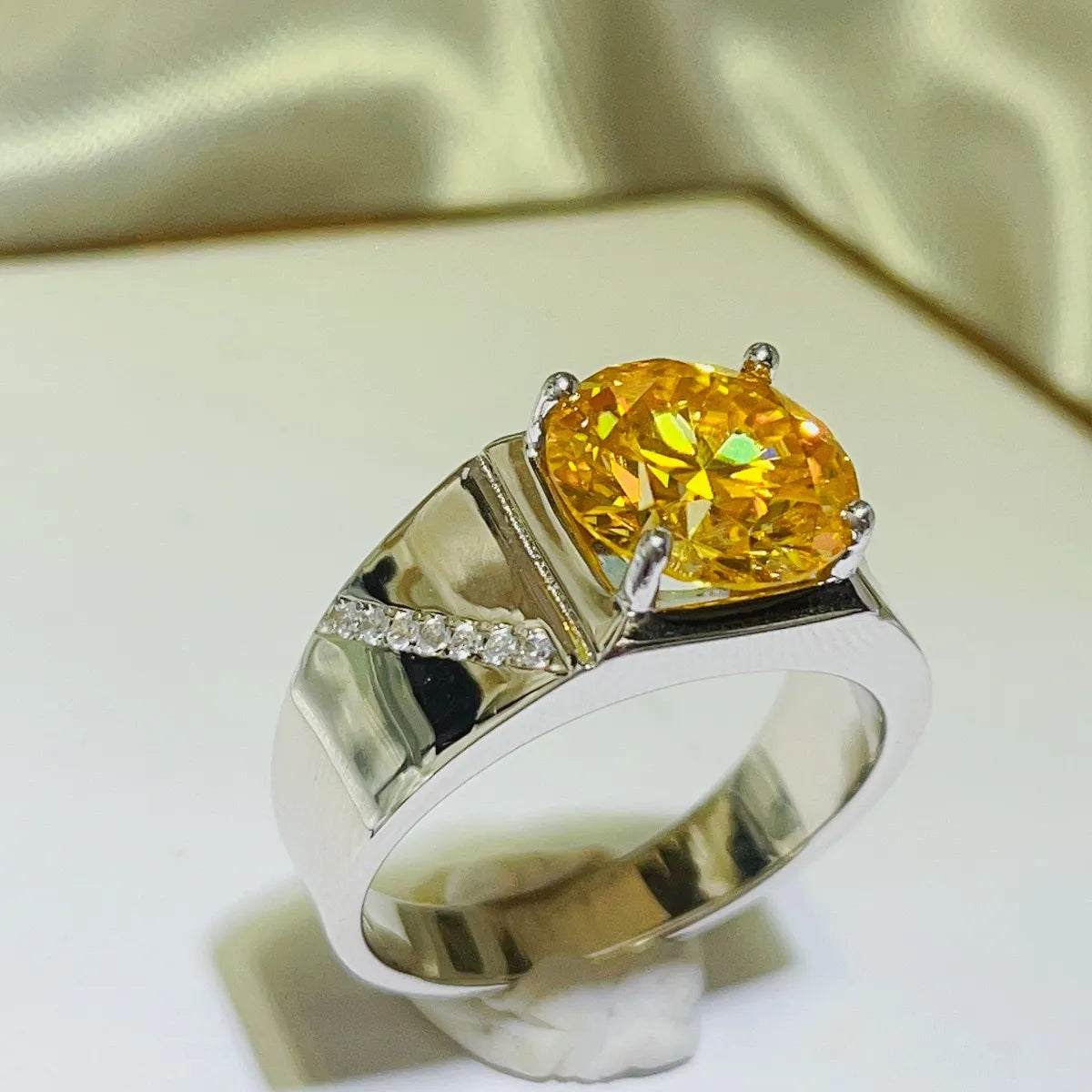 5 Carat Moissanite Ring in 925 Sterling Silver - Shopthatapp.ca