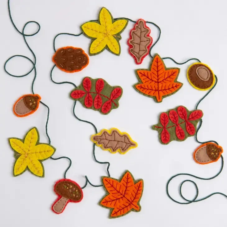 Hawthorn Handmade - Autumn Garland Felt Craft Kit - Shopthatapp.ca
