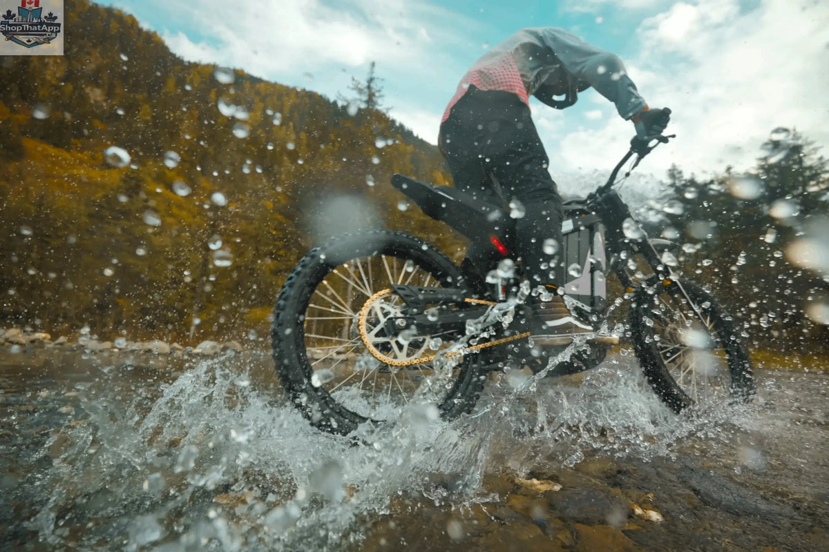 E-Vélo EUNORAU Quebec EKIDS16 1.0 R1 e-dirt bike for kids, showing the bike outdoors with a child riding it on a trail.