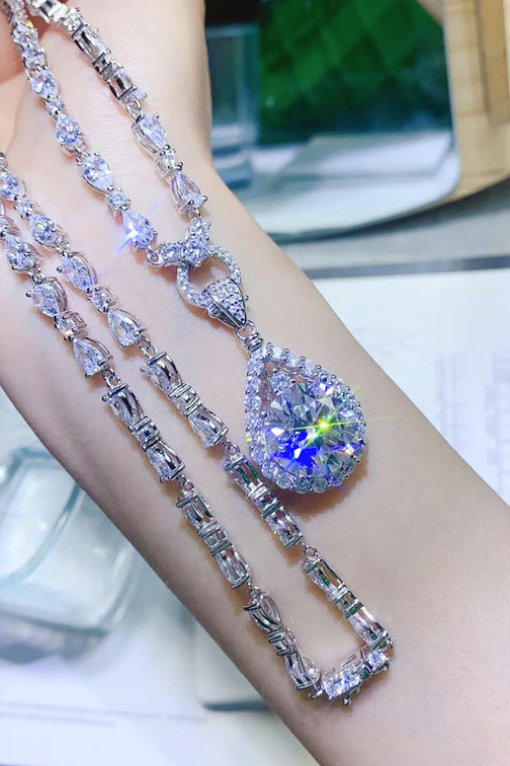 10 Carat Moissanite Pendant Necklace in Platinum-Plated Teardrop Design - Shopthatapp.ca