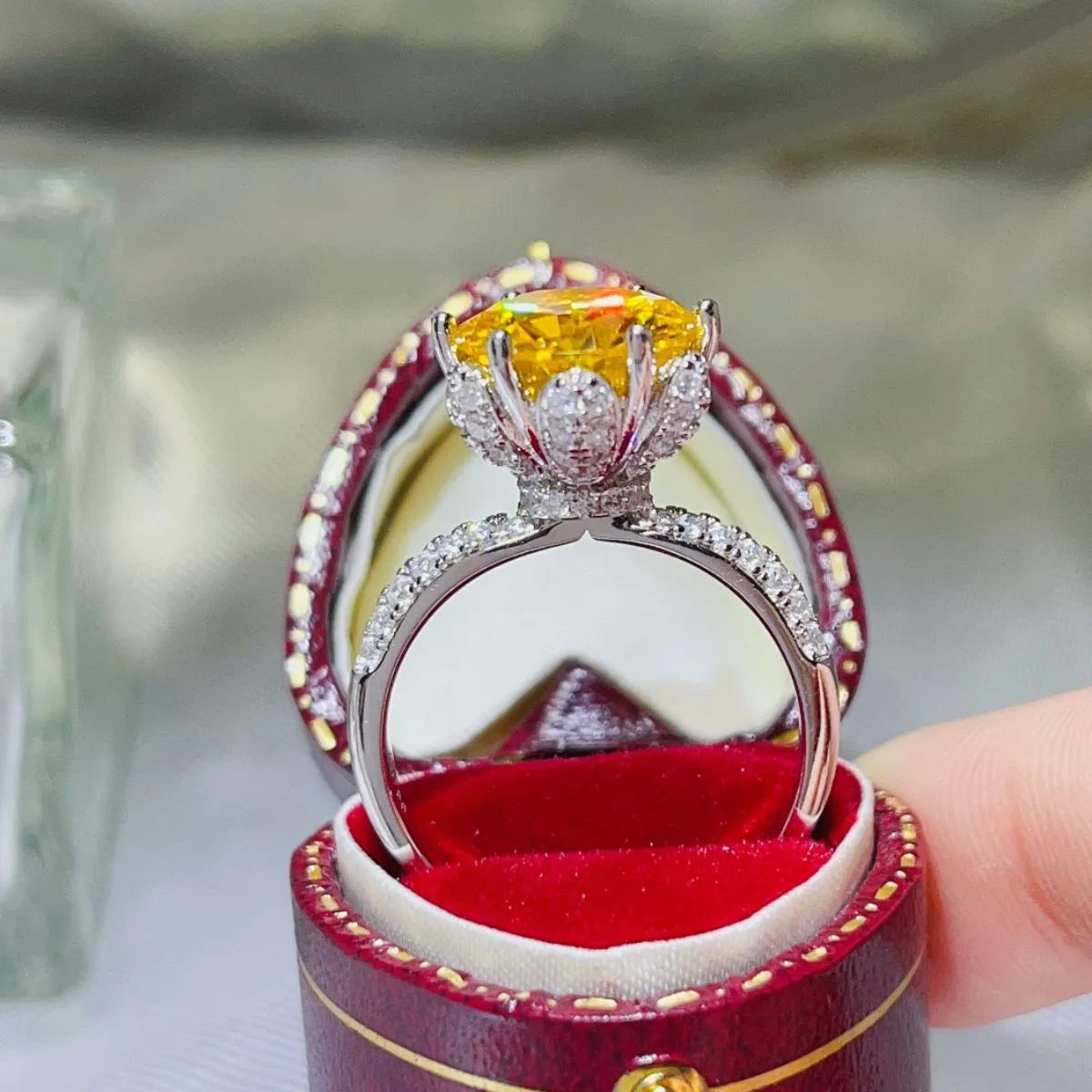 5 Carat Moissanite Ring in 925 Sterling Silver - Shopthatapp.ca