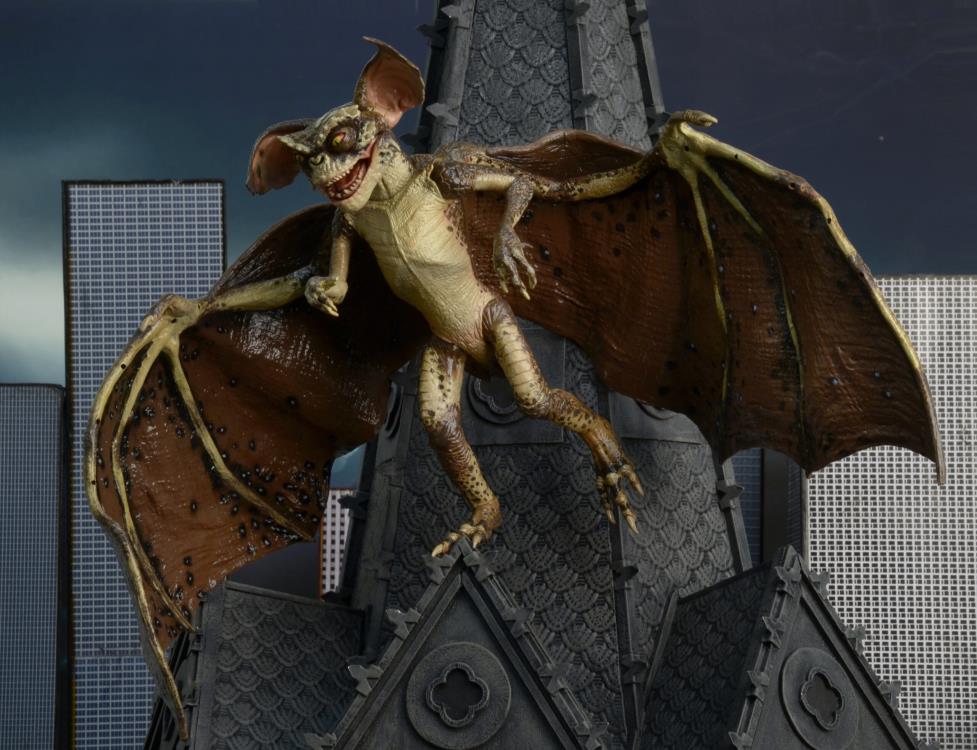Gremlins 2 Bat Gremlin Deluxe Figure - Www.Shopthatapp.ca