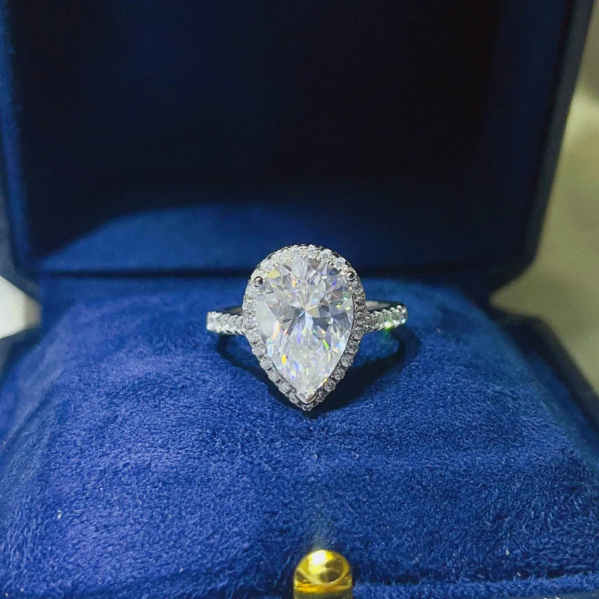 2 Carat Moissanite Ring in 925 Sterling Silver - Shopthatapp.ca