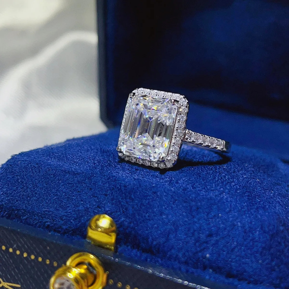 5 Carat Moissanite Silver Ring in 925 Sterling Silver - Shopthatapp.ca