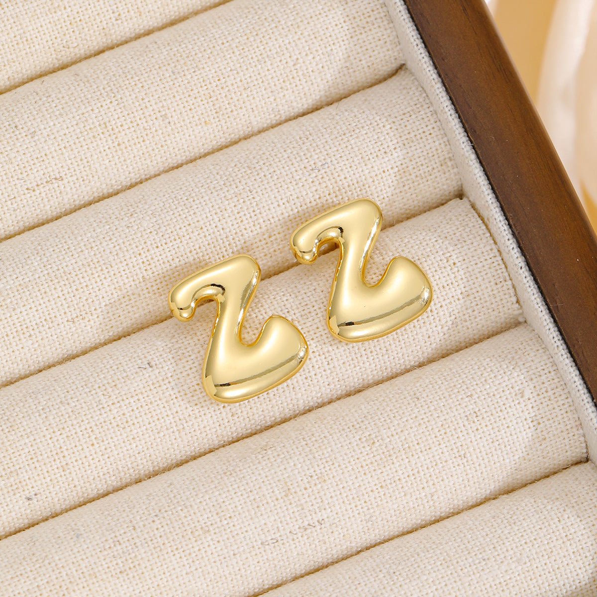 18K Gold Bubble Letter Earrings - Chic & Personalized Stud Style - Shopthatapp.ca