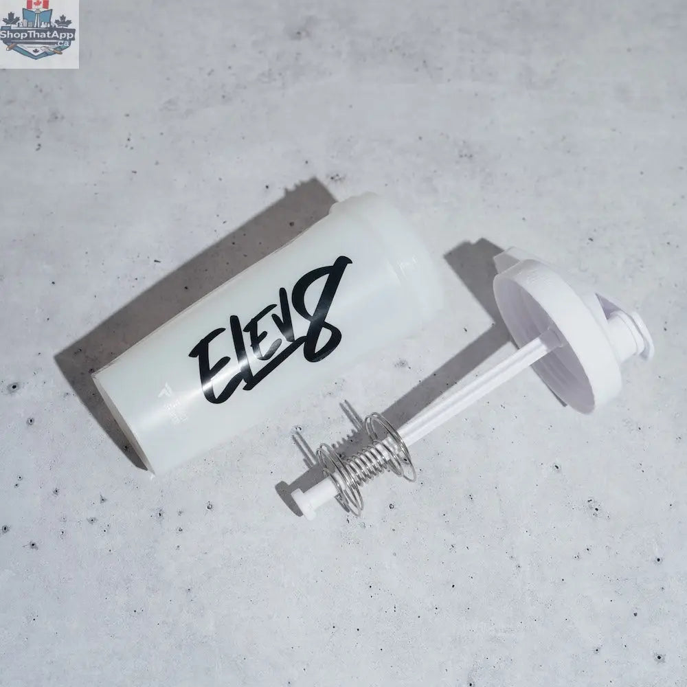 Elev8 Elev8 Activ shaker bottle for mixing drinks and staying hydrated, with a leak-proof lid and ergonomic design.