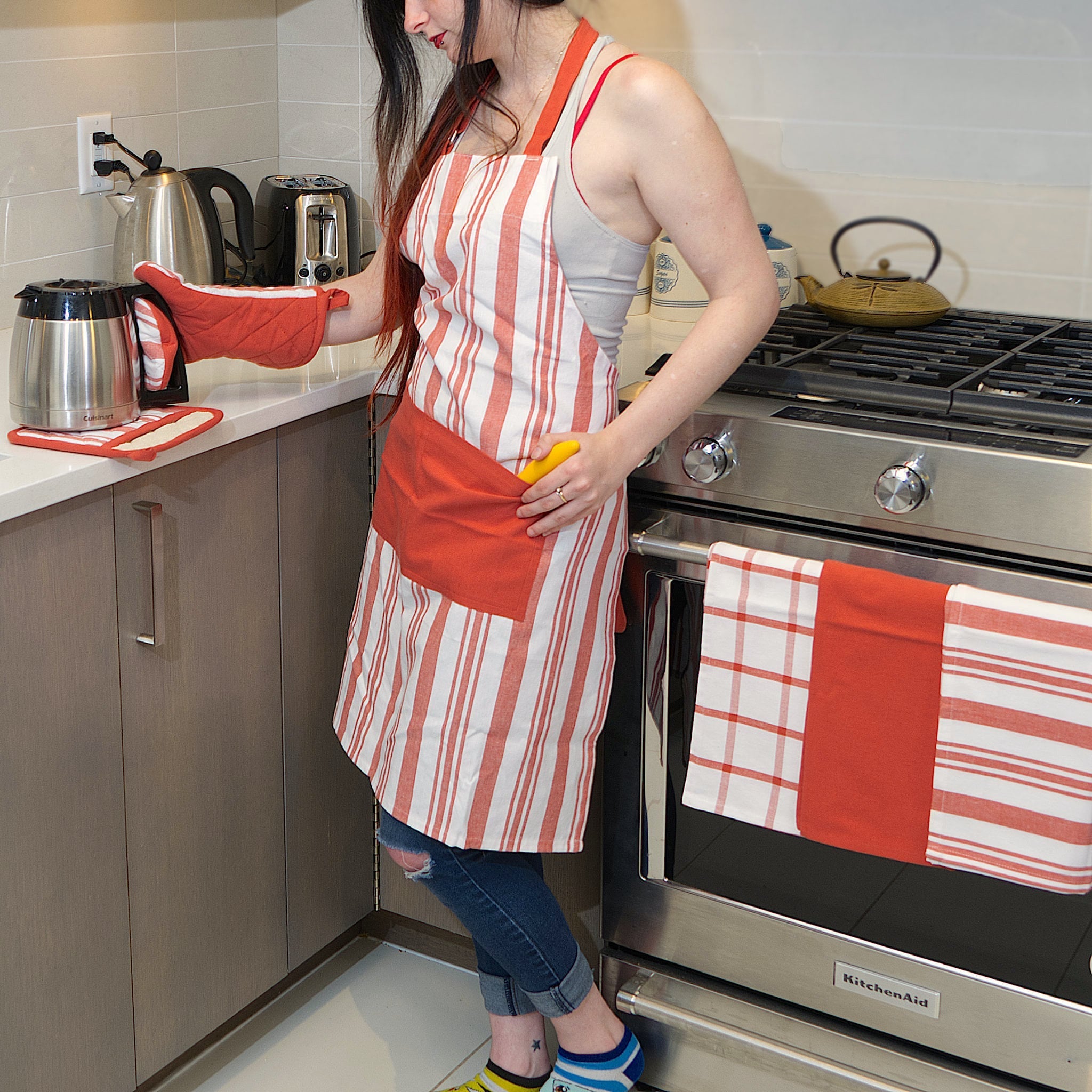 Everyday Classic: Performance Aprons (3 Colors) - Shopthatapp.ca