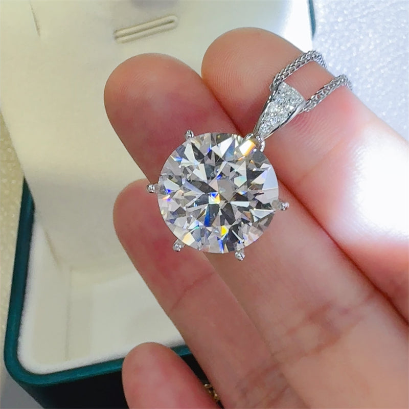 10 Carat Moissanite Necklace in 925 Sterling Silver Pendant Design - Shopthatapp.ca