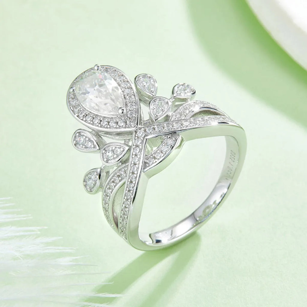 1 Carat Moissanite Ring in 925 Sterling Silver - Exquisite Brilliance and Elegance - Shopthatapp.ca