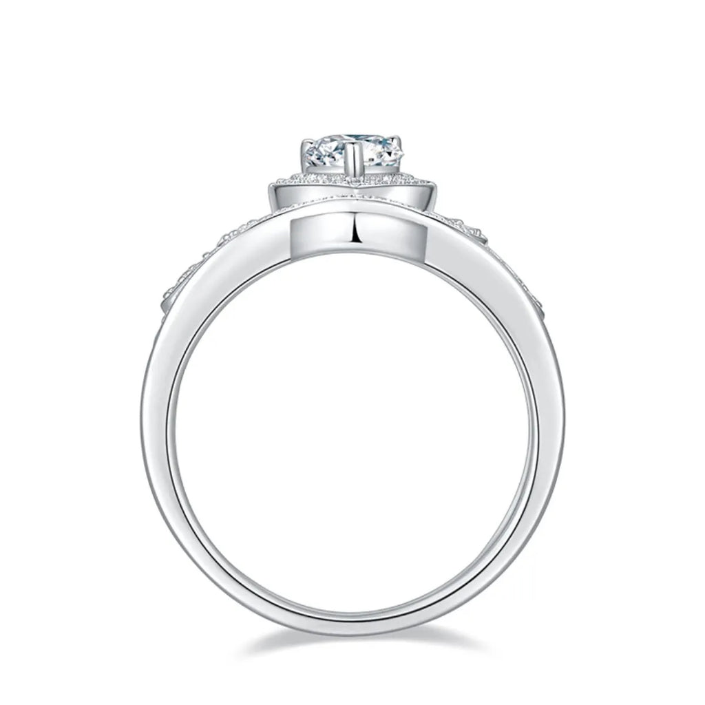 1 Carat Moissanite Ring in 925 Sterling Silver - Exquisite Brilliance and Elegance - Shopthatapp.ca