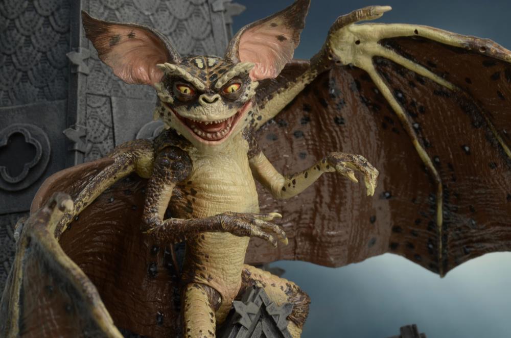 Gremlins 2 Bat Gremlin Deluxe Figure - Www.Shopthatapp.ca