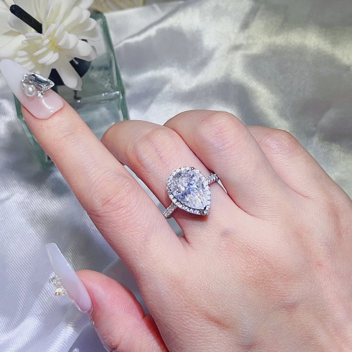 2 Carat Moissanite Ring in 925 Sterling Silver - Shopthatapp.ca