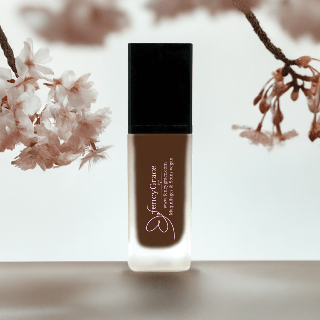Fond de Teint Vegan Hydratant Esther 145 – Fini Lumineux | FencyGrace - Shopthatapp.ca