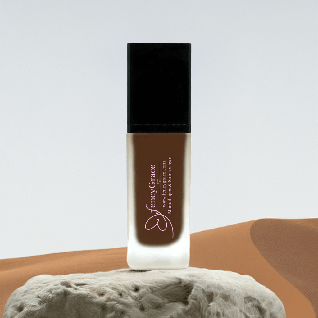 Fond de Teint Vegan Hydratant Esther 145 – Fini Lumineux | FencyGrace - Shopthatapp.ca