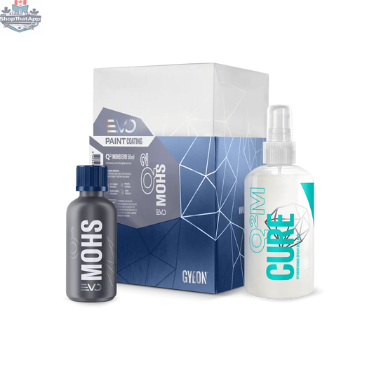 GYEON Q² Mohs EVO ceramic coating kit for car paint protection, featuring applicator bottles and microfiber cloths.