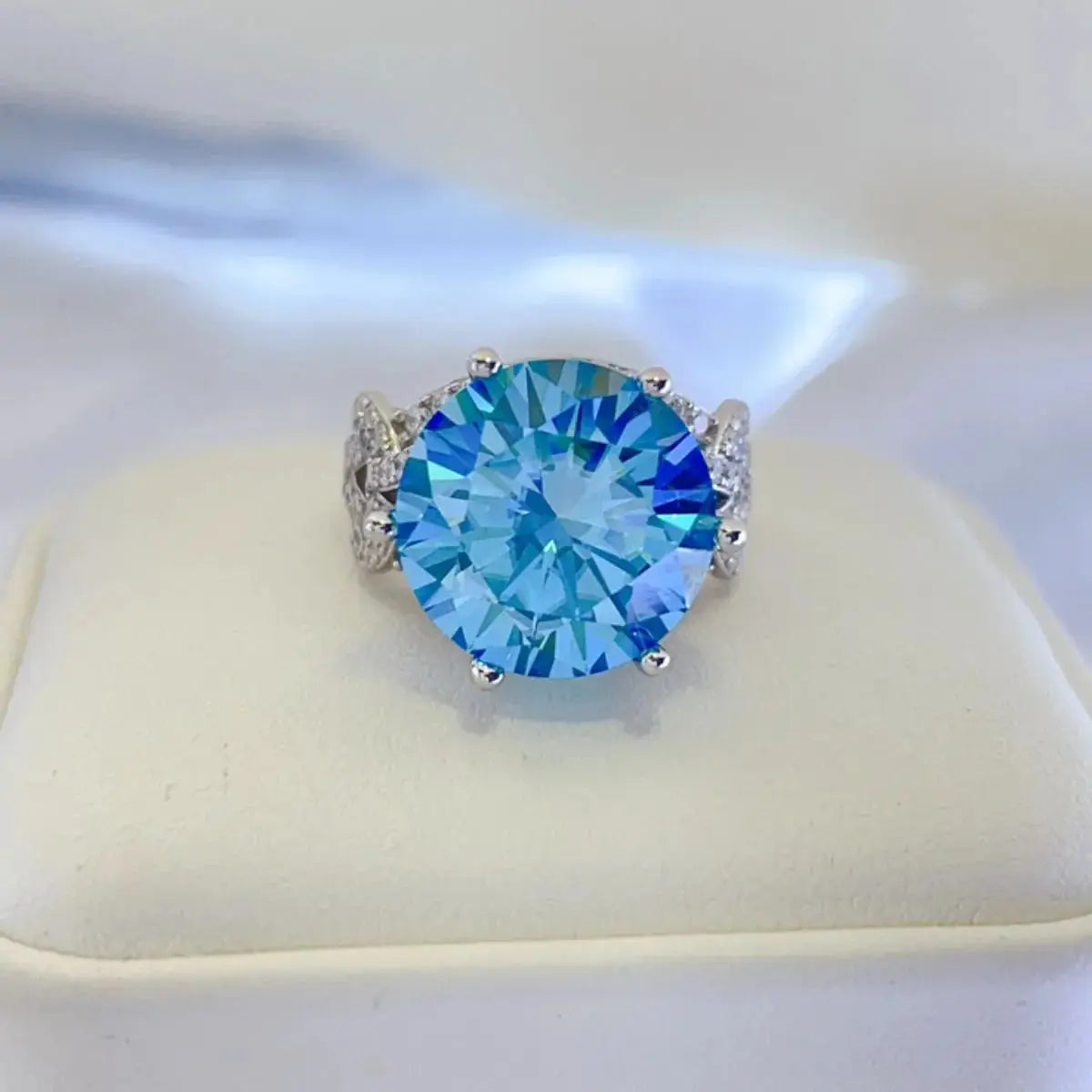 Sterling silver 10 carat moissanite ring with a sparkling gemstone from harry'zBOUTIQUE, showcasing its elegant design.