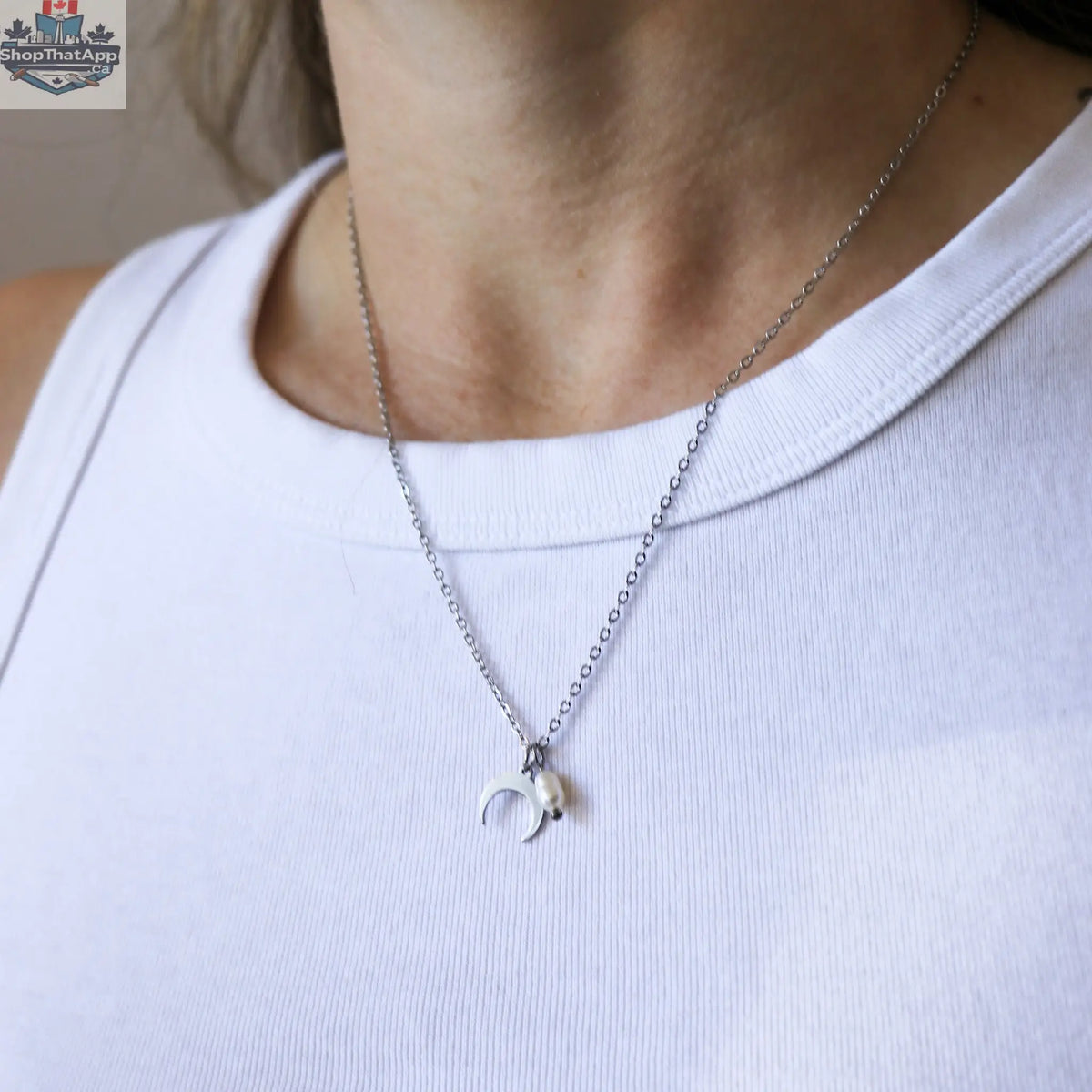 Elegant HoraceJewelry collier necklace with intricate detailing, perfect for elevating your style and adding a touch of sophistication.