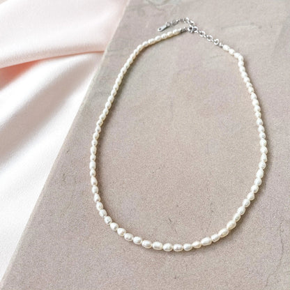 HoraceJewelry Rela Collier, elegant silver chain necklace with intricate design, perfect for stylish everyday wear.